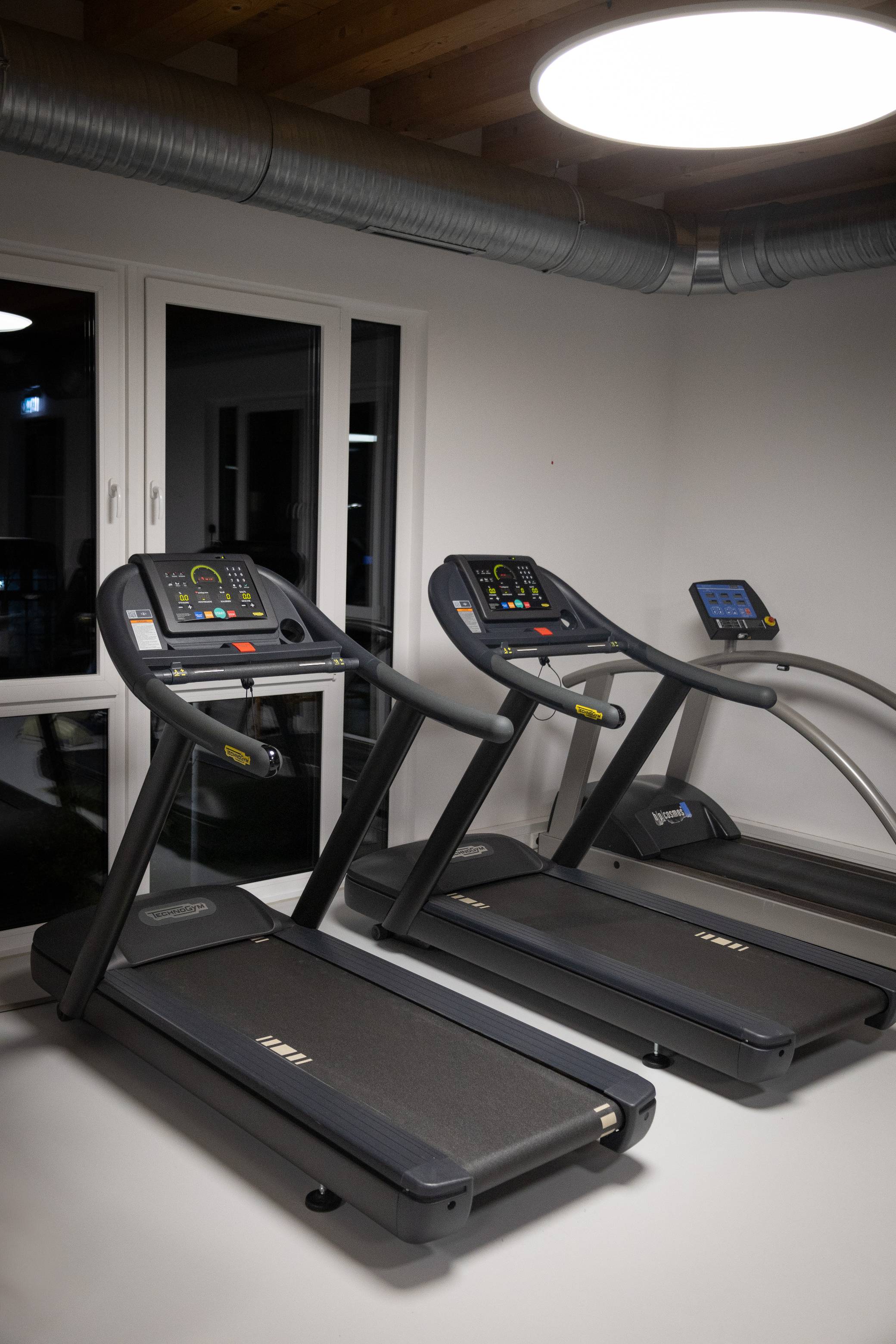Laufbänder im Fitnessstudio